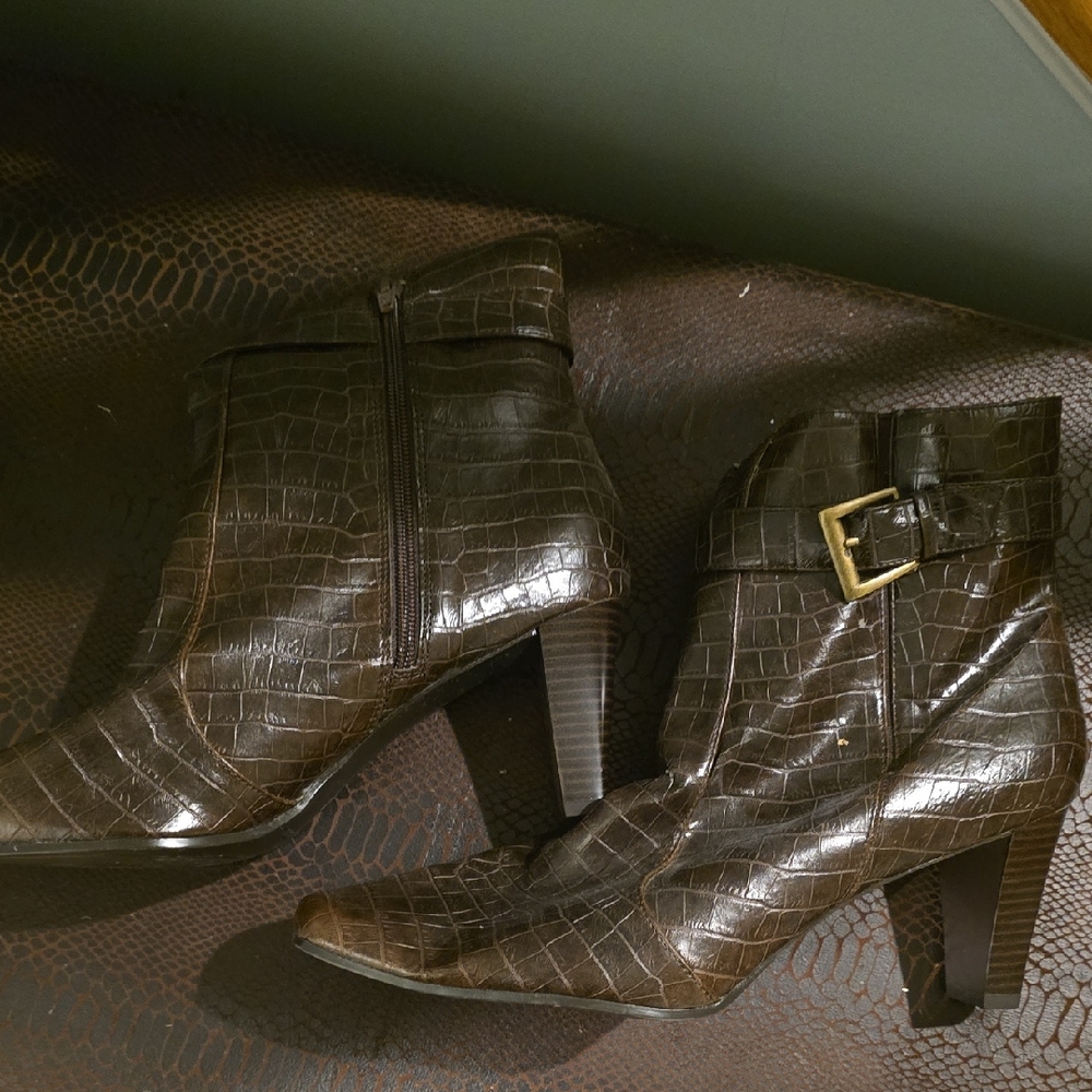 Predictions Dark Brown Crocodile Heeled Boots